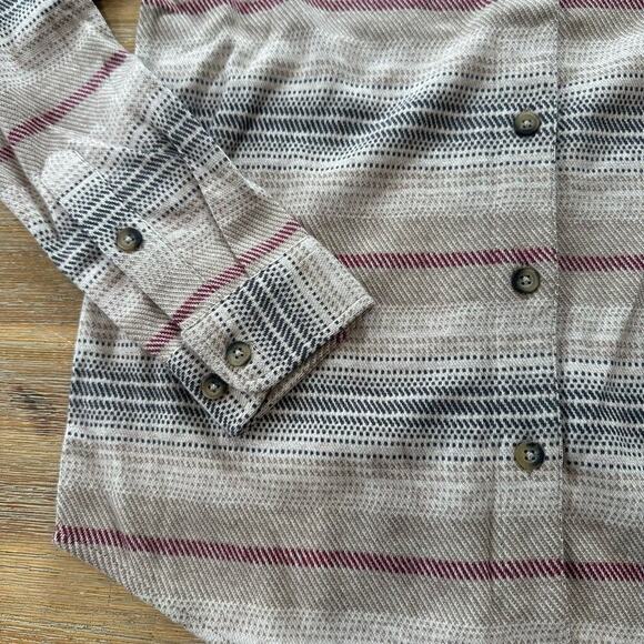 NWT Levitate 100% Organic Cotton Button Down, $98MRSP, Women's Small. - Picture 2 of 10